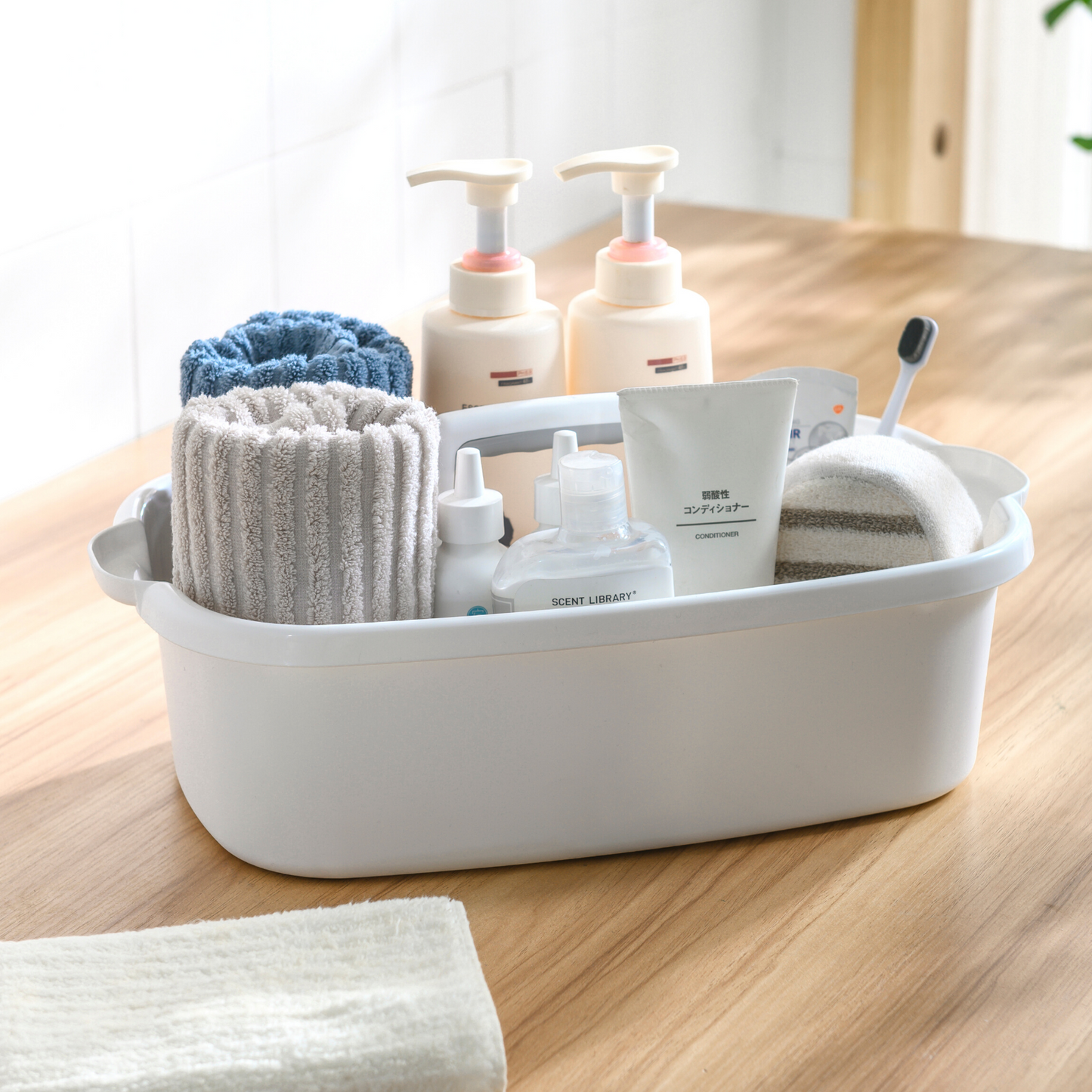 Cleaning Supplies Caddy, Cleaning Supply Organizer with Handle, Plastic Caddy for Cleaning Products, Under Sink Tool Storage Caddy, White