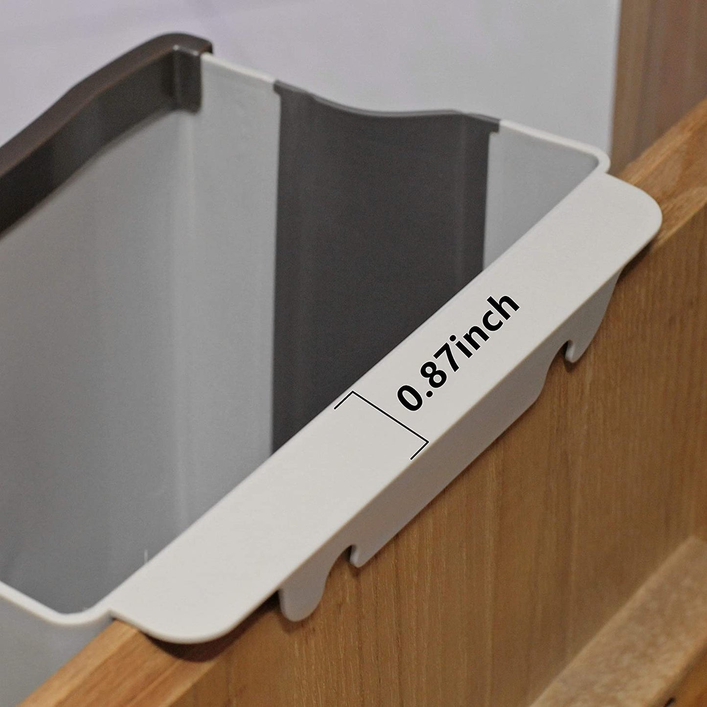 Folding Trash Can, Wall Mounted Folding Waste Bin, Hanging Garbage Can for Kitchen Cabinet Door, Foldable Plastic Car Bathroom Waste Basket White